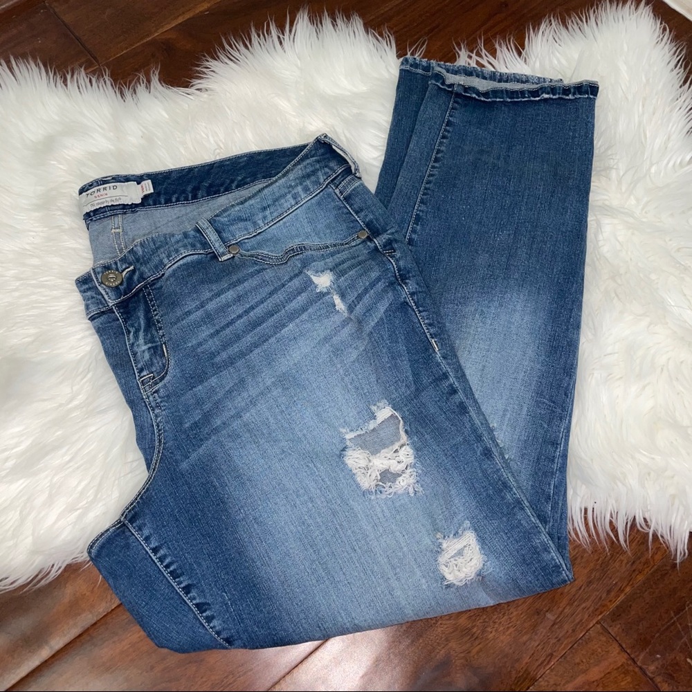 Torrid Distressed Boyfriend Jeans Size 18